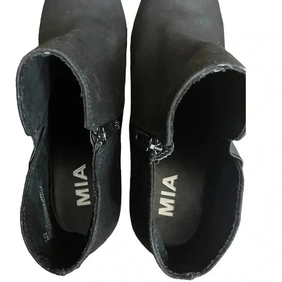 MIA Black Wedge Side Zip Ankle Booties Women’s size 8.5 - Picture 3 of 9